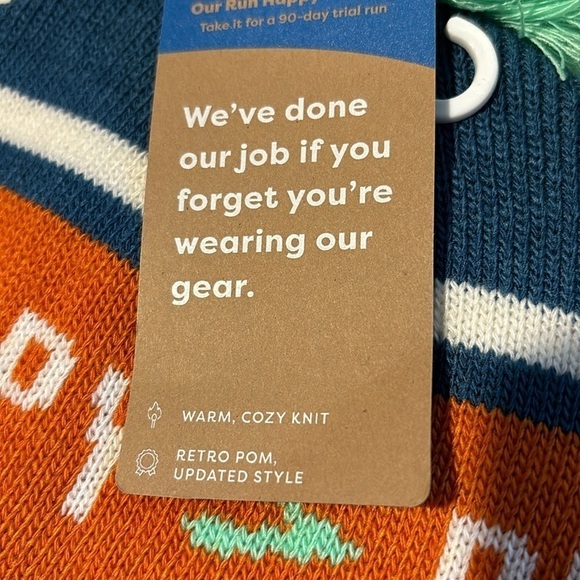 Brooks Unisex Run Happy Heritage Pom Beanie New with tags! - Picture 5 of 10